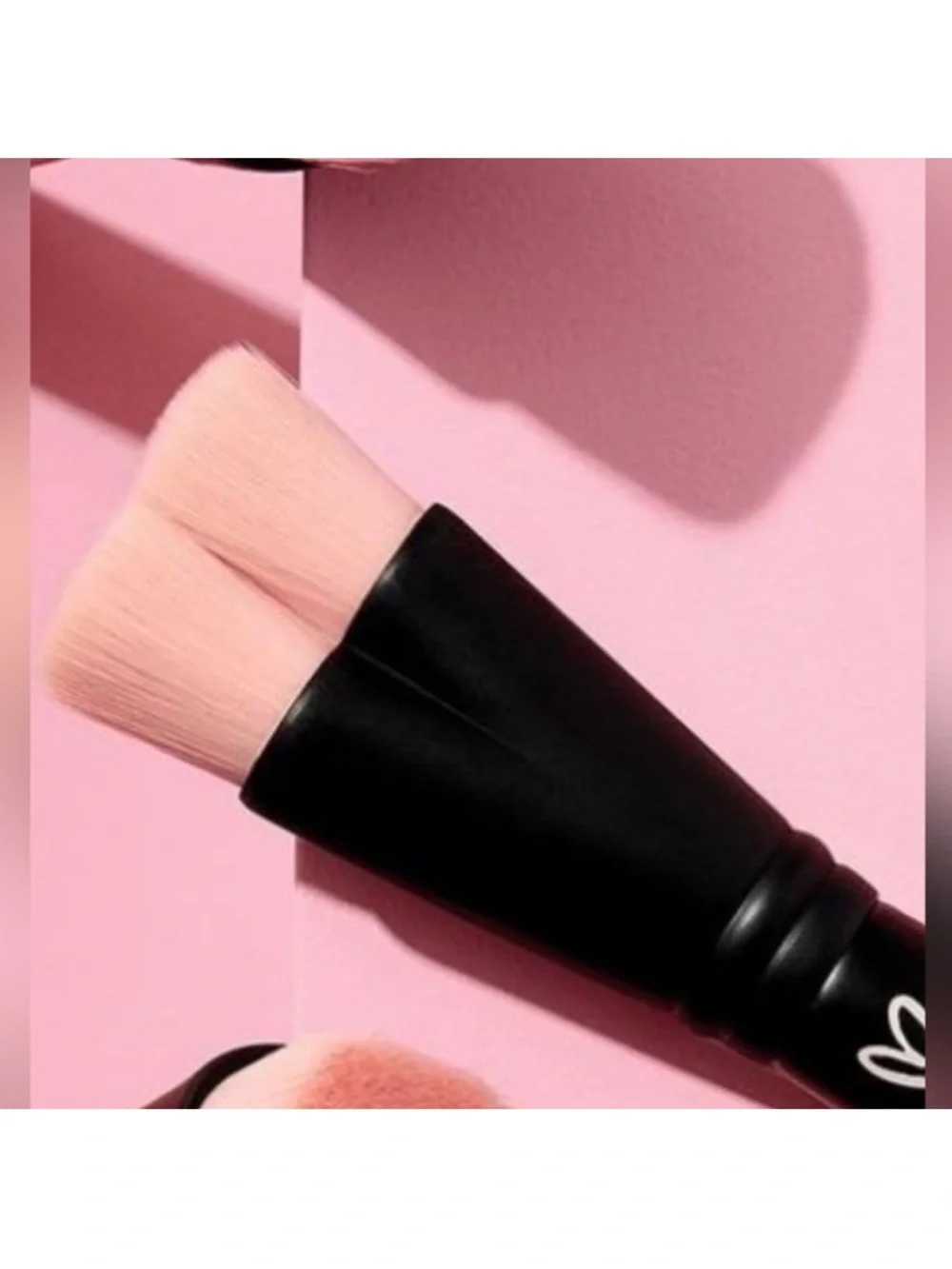 MK Makeup Brush Pink Bristles and  Eye Renewal Cream Disposable Facial Cloths 30